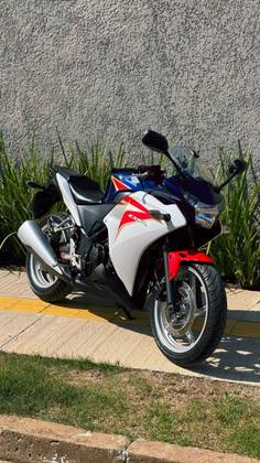 HONDA CBR 250R 
